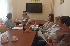 В филиале «Ломоносовский» семейного центра «Оберег» прошла встреча психолога с родителями школьников