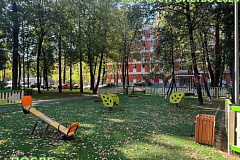 На ул. Строителей в Ломоносовском районе благоустроили детскую площадку